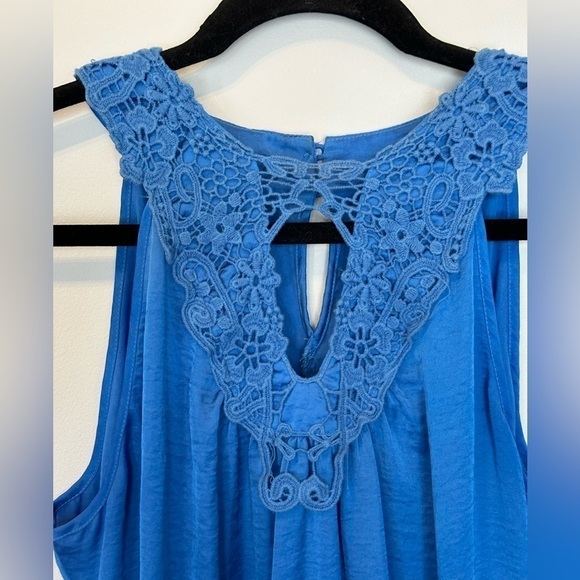 Spense Women's royal blue Lace Front Top w/gathered waist. - Picture 2 of 5